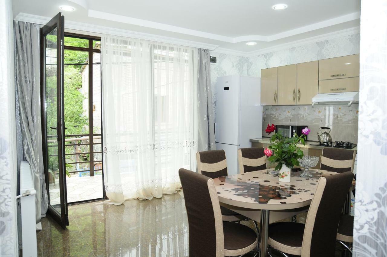 Guest House Ivo Borjomi Εξωτερικό φωτογραφία